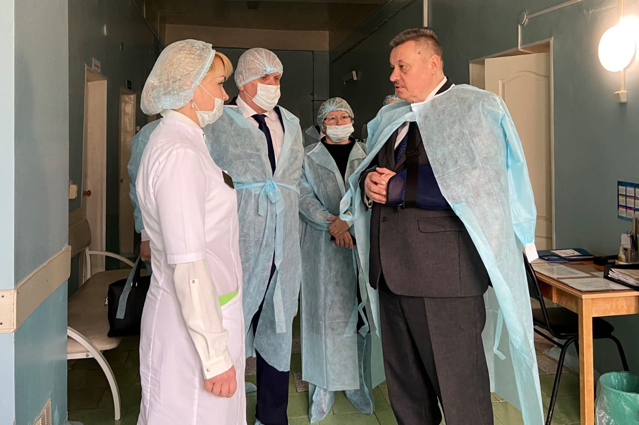 Министр здравоохранения Нижегородской области Александр Смирнов посетил Выксунскую ЦРБ Министр здравоохранения Нижегородской области Александр Смирнов посетил Выксунскую ЦРБ