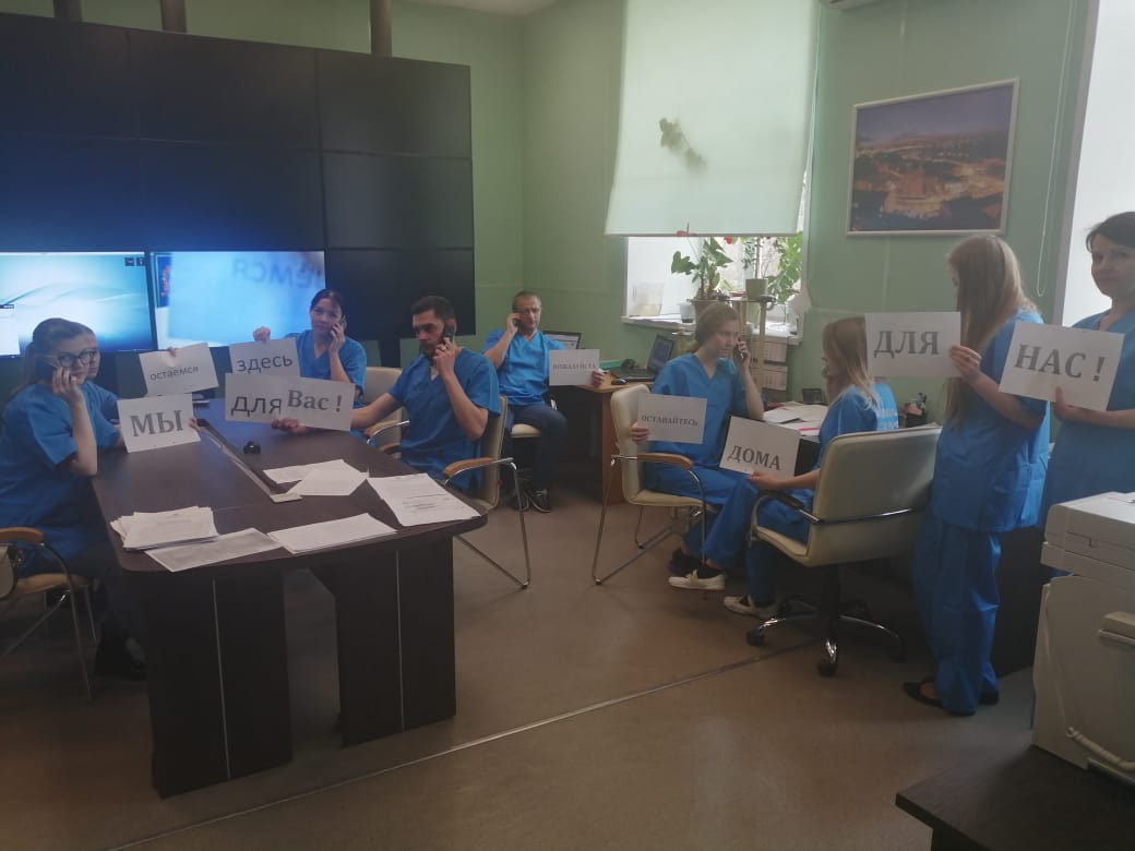 "Работа студентов-волонтеров способствует формированию практических профессиональных навыков, выработке умения работать в команде и преданности профессии медицинского работника", - Александр Смирнов "Работа студентов-волонтеров способствует формированию практических профессиональных навыков, выработке умения работать в команде и преданности профессии медицинского работника", - Александр Смирнов