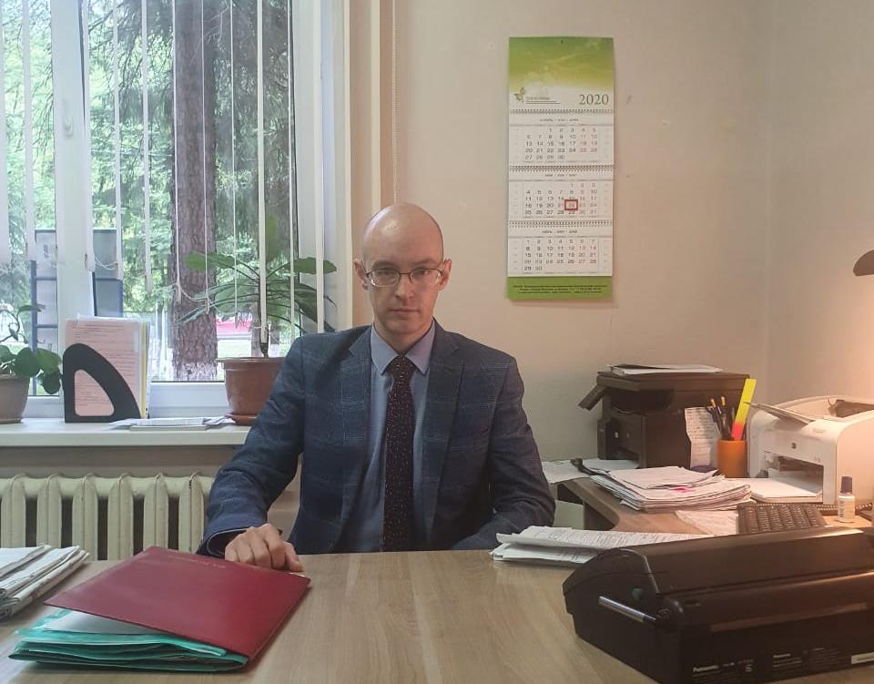 «Необходимо постоянно контролировать использование средств индивидуальной защиты всеми сотрудниками», - главный врач областного онкодиспансера Сергей Гамаюнов «Необходимо постоянно контролировать использование средств индивидуальной защиты всеми сотрудниками», - главный врач областного онкодиспансера Сергей Гамаюнов