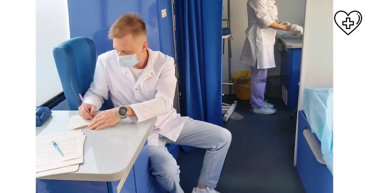 Около ста человек были привиты за два дня работы мобильного ФАПа в городе Бор Около ста человек были привиты за два дня работы мобильного ФАПа в городе Бор