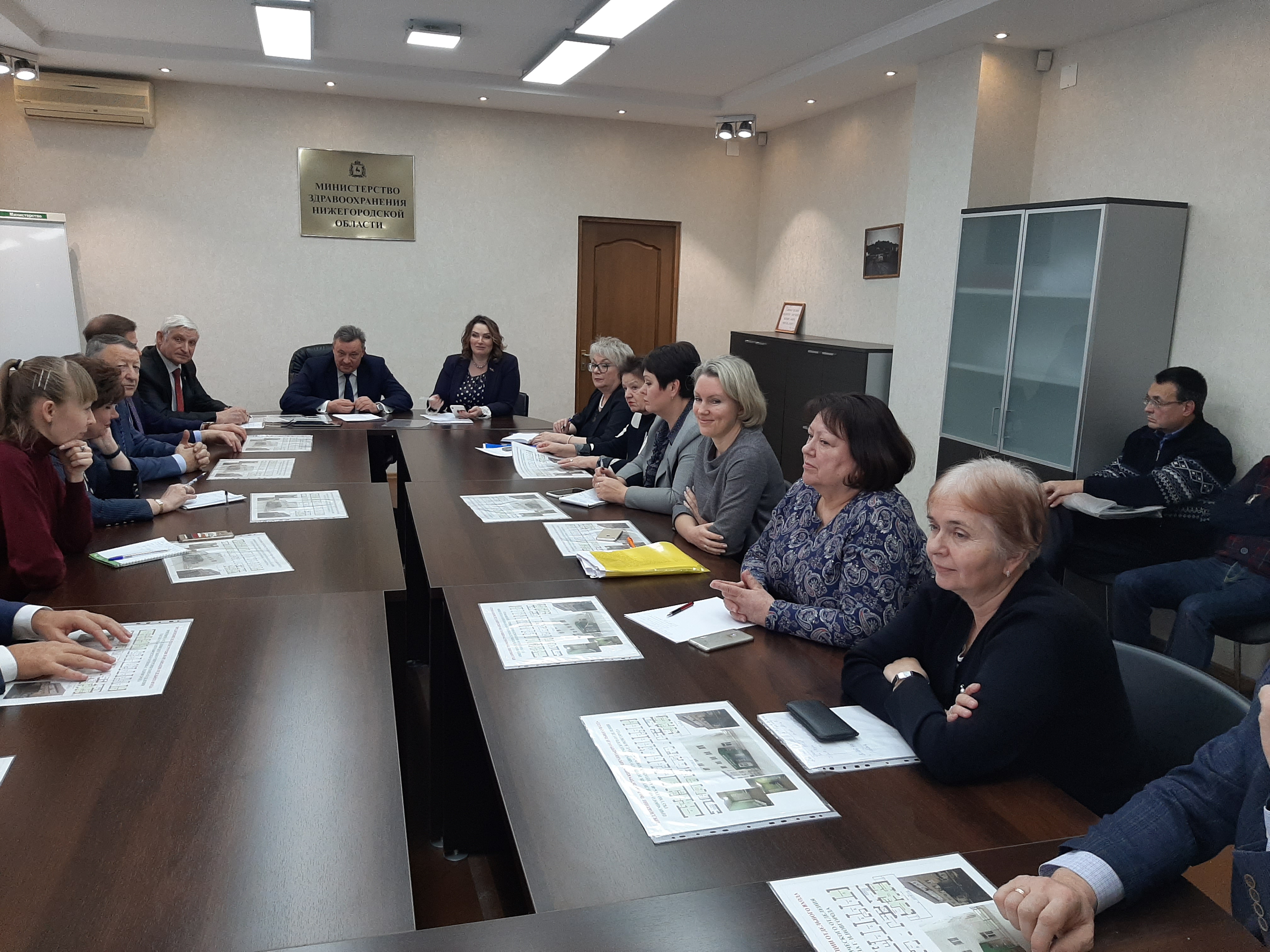 В министерстве здравоохранения Нижегородской области прошло второе совещание общественного экспертного совета по переводу детских хирургических коек из Городской клинической больницы №40 в Детскую городскую клиническую больницу №27