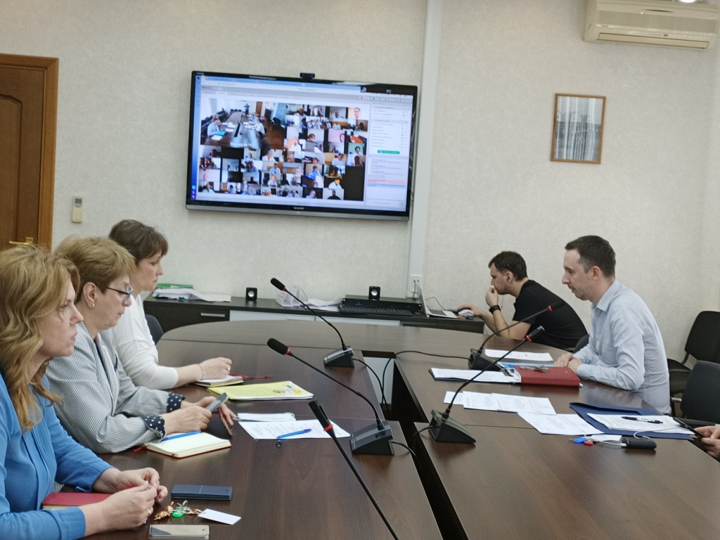 В минздраве Нижегородской области прошло видеоселекторное совещание о работе лечебных учреждений региона в условиях распространения новой коронавирусной инфекции В минздраве Нижегородской области прошло видеоселекторное совещание о работе лечебных учреждений региона в условиях распространения новой коронавирусной инфекции