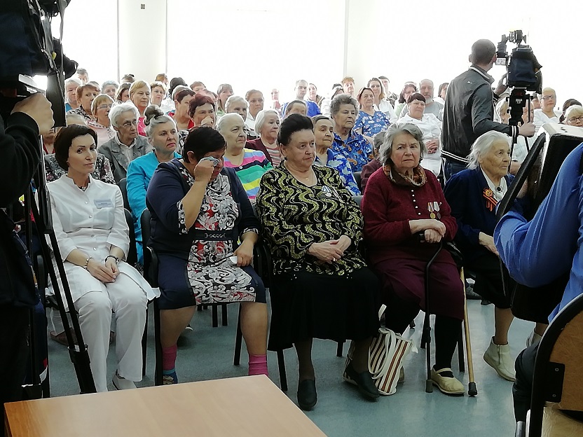 В честь ветеранов Великой Отечественной войны в двух лечебных учреждениях региона прошли праздничные концерты В честь ветеранов Великой Отечественной войны в двух лечебных учреждениях региона прошли праздничные концерты
