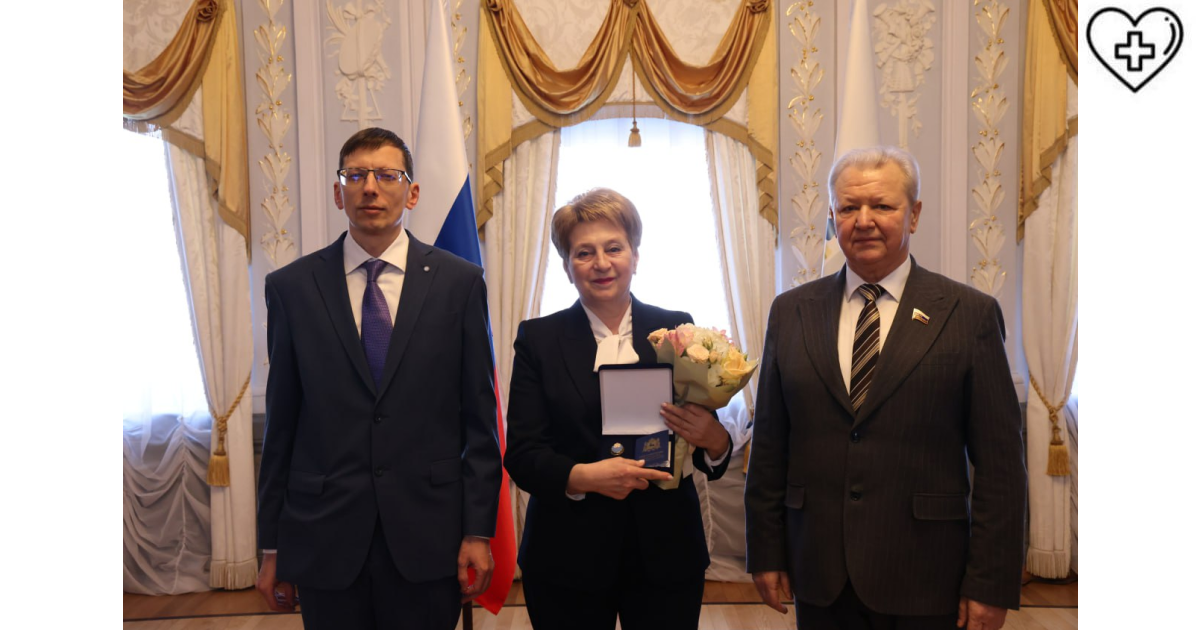 Представителя Минздрава Нижегородской области наградили почетным знаком «За безупречную службу в Нижегородской области»